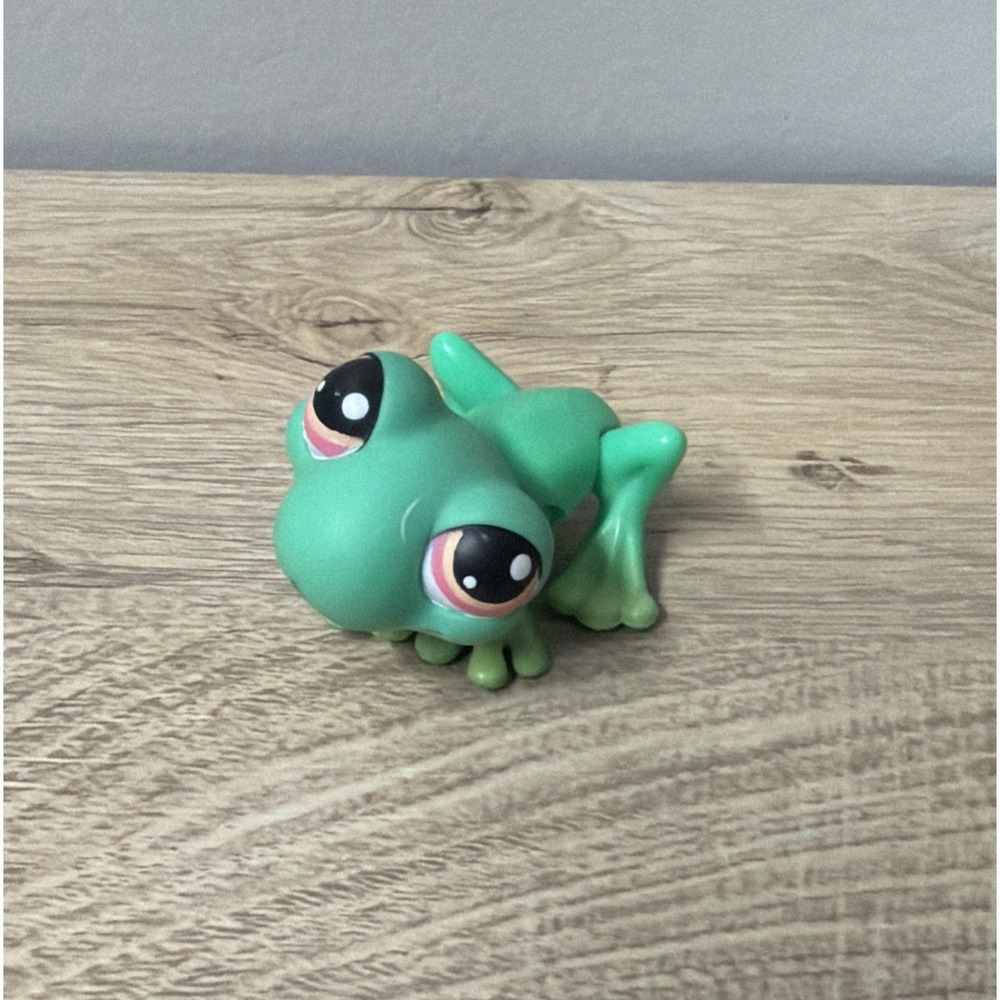 Littlest Pet Shop Green Frog Figure LPS Kawaii Y2K Toy Collectible Hasbro Cute